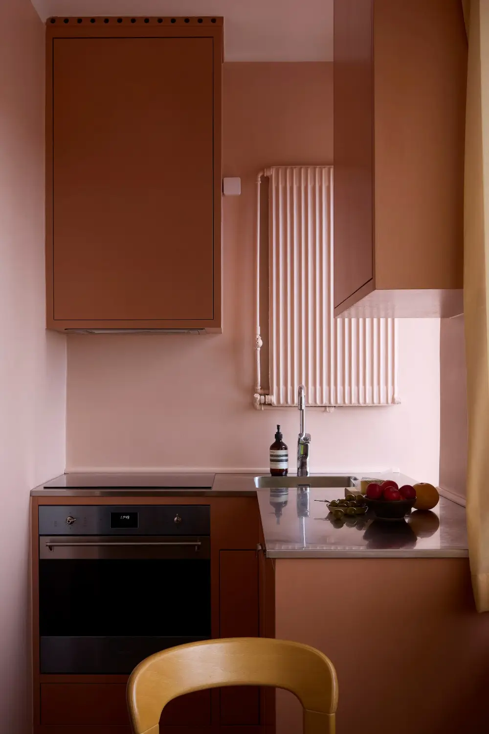 A Tiny Pink Stockholm Studio Apartment with Plenty of Storage 11 tiny-pink-studio-apartment-stockholm-nordroom