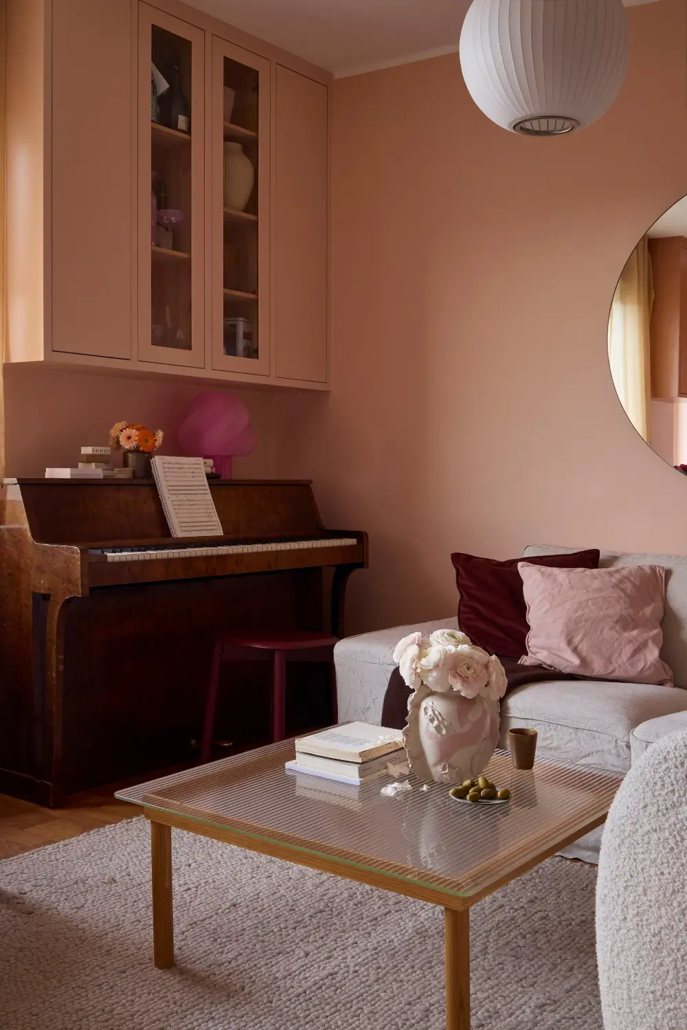 A Tiny Pink Stockholm Studio Apartment with Plenty of Storage 6 tiny-pink-studio-apartment-stockholm-nordroom