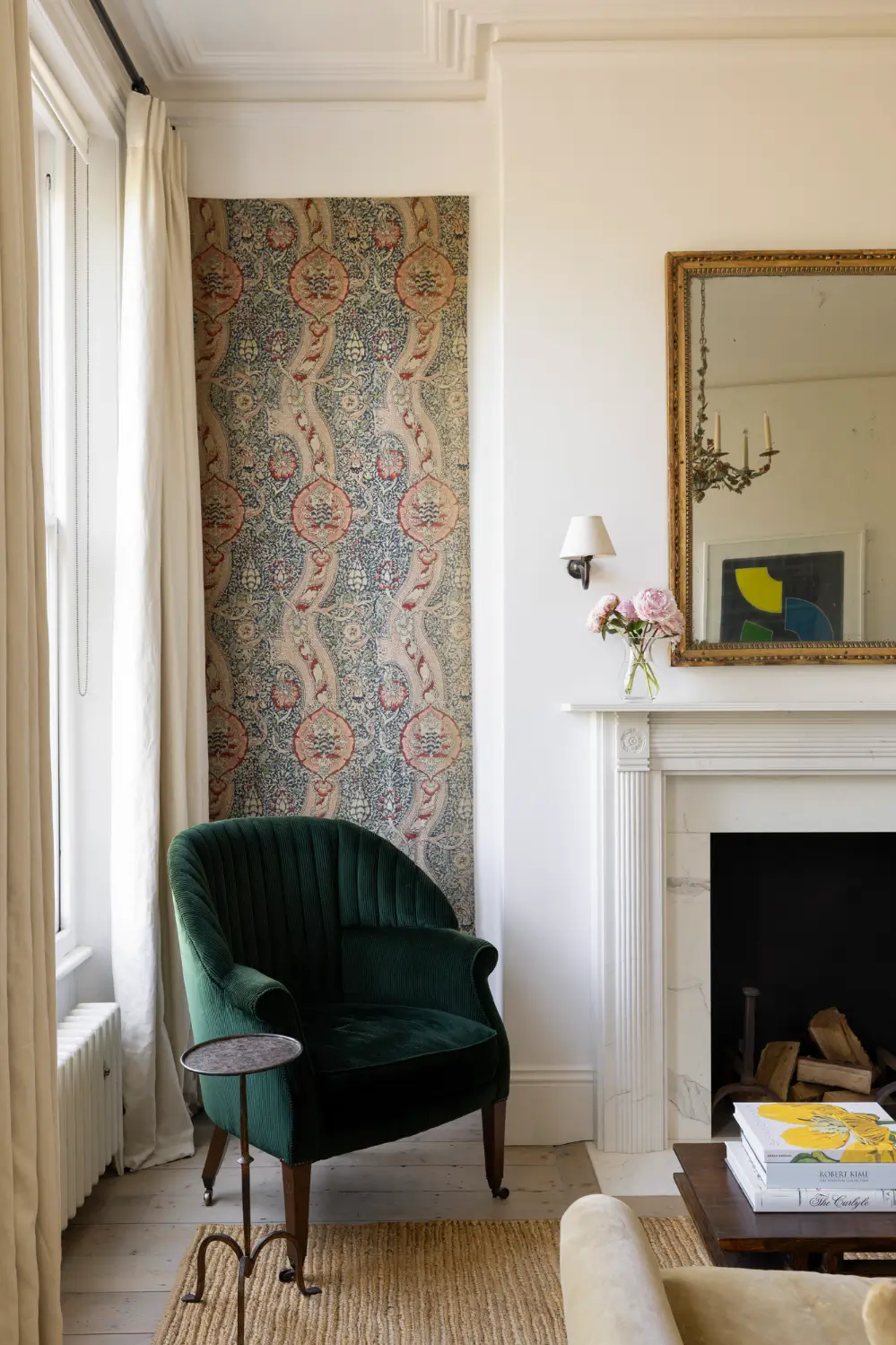 An Elegant and Serene Two-Bedroom Apartment in Notting Hill 3 two-bedroom-apartment-london