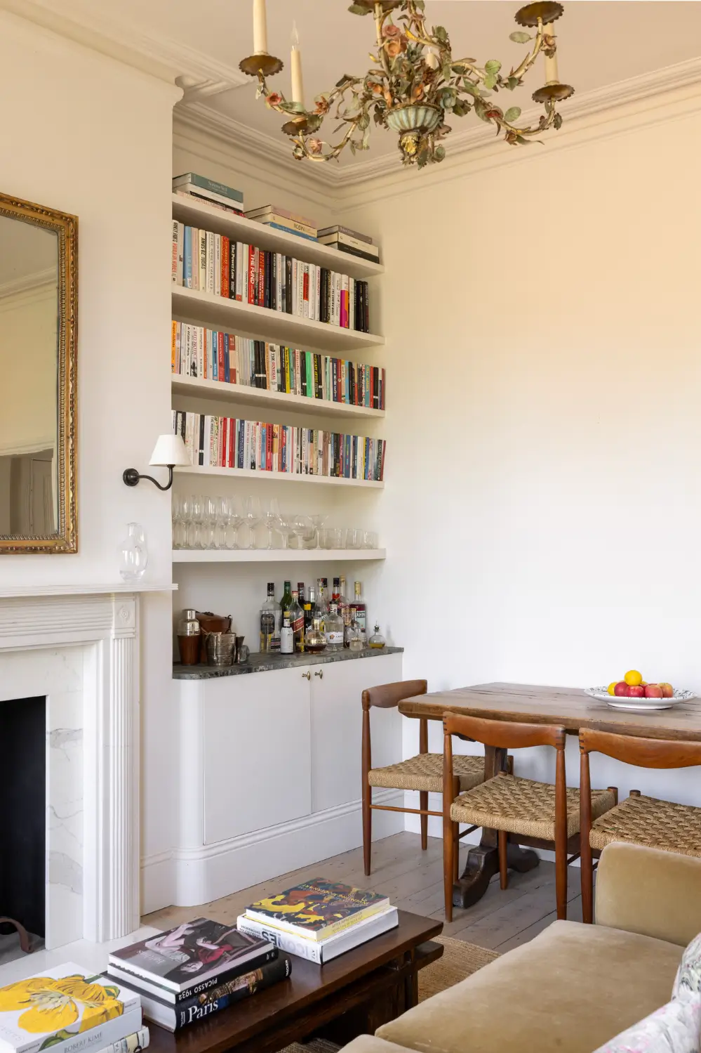 An Elegant and Serene Two-Bedroom Apartment in Notting Hill 4 two-bedroom-apartment-london