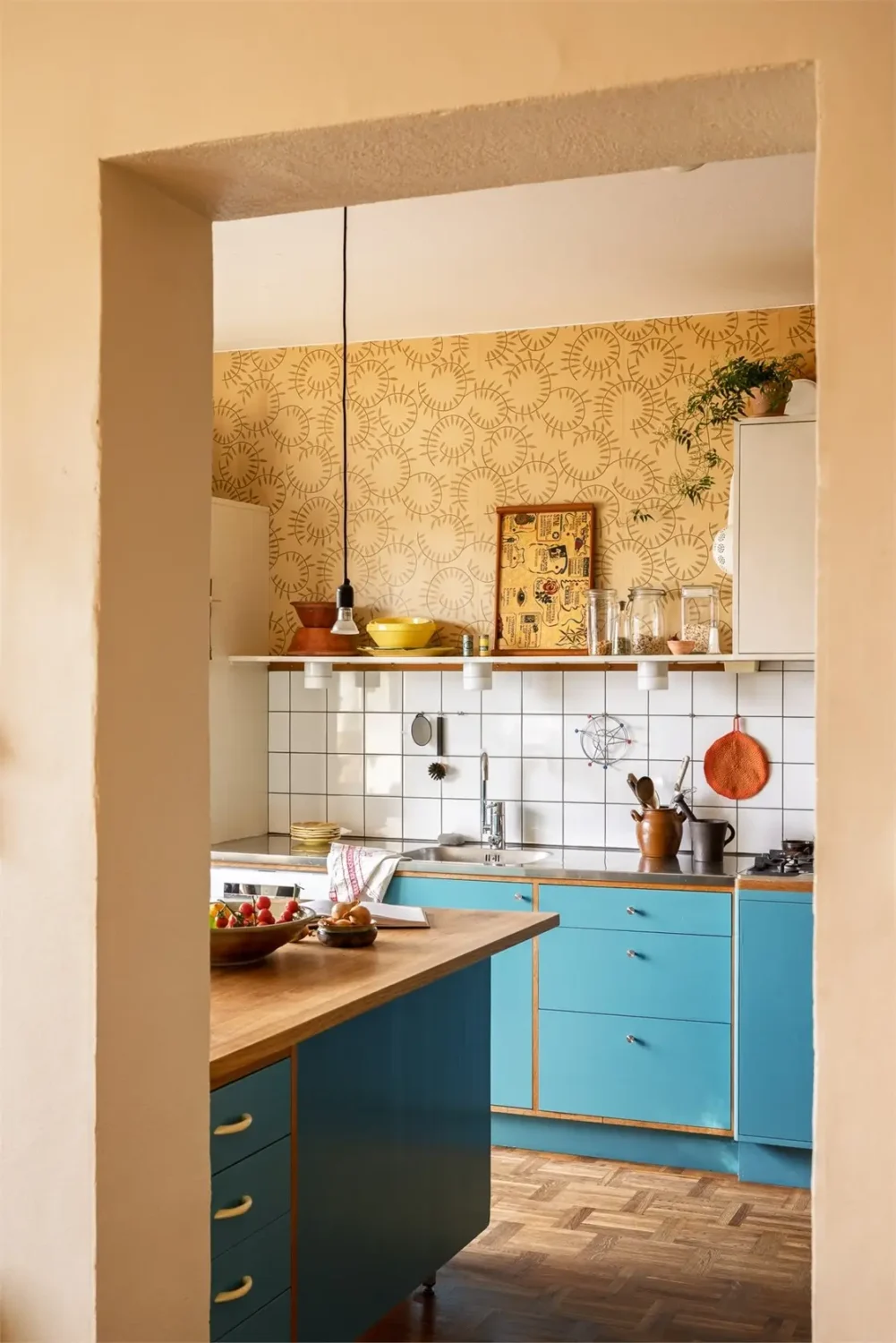 Vibrant Colors in a Spacious 1940s Apartment in Stockholm 9 vibrant-colors-midcentury-apartment-stockholm-nordroom