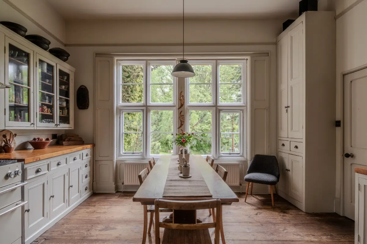 Natural Materials and Cozy Spaces in a 19th-Century Tudor-Gothic Country House 9 19th-century-english-country-house-tudor-gothic-style