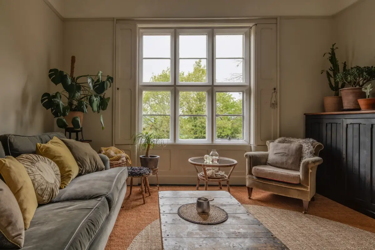 Natural Materials and Cozy Spaces in a 19th-Century Tudor-Gothic Country House 2 19th-century-english-country-house-tudor-gothic-style