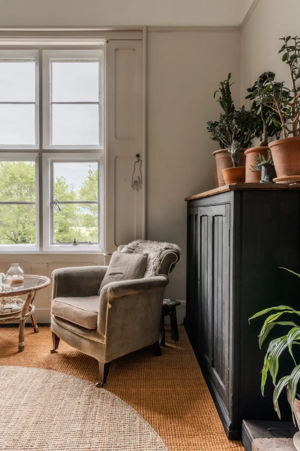 Natural Materials and Cozy Spaces in a 19th-Century Tudor-Gothic Country House 5 19th-century-english-country-house-tudor-gothic-style
