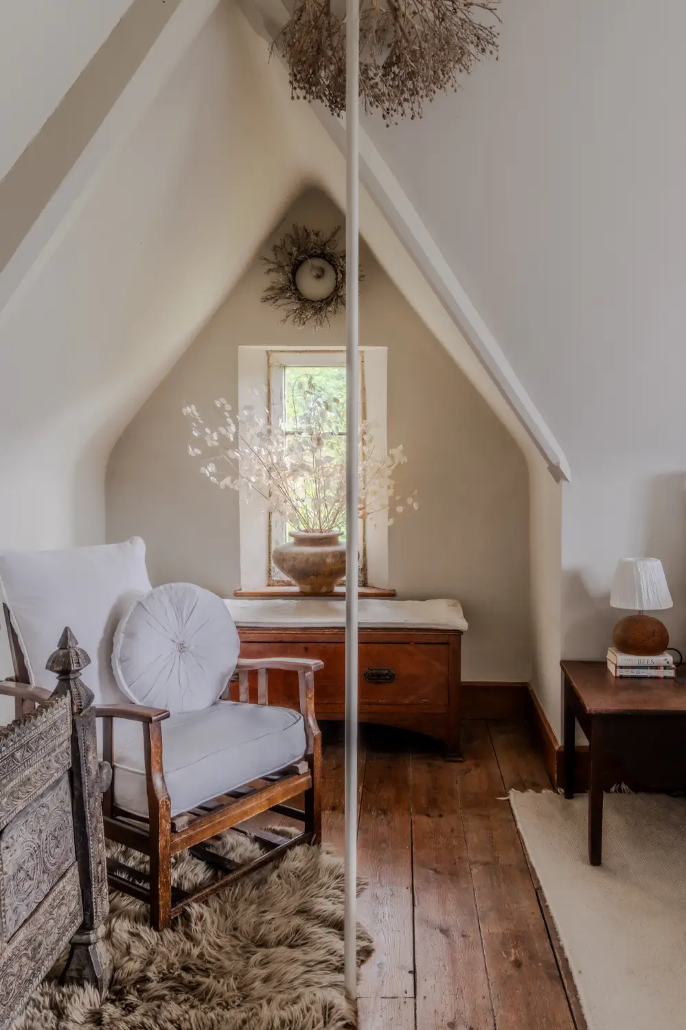 Natural Materials and Cozy Spaces in a 19th-Century Tudor-Gothic Country House 21 19th-century-english-country-house-tudor-gothic-style