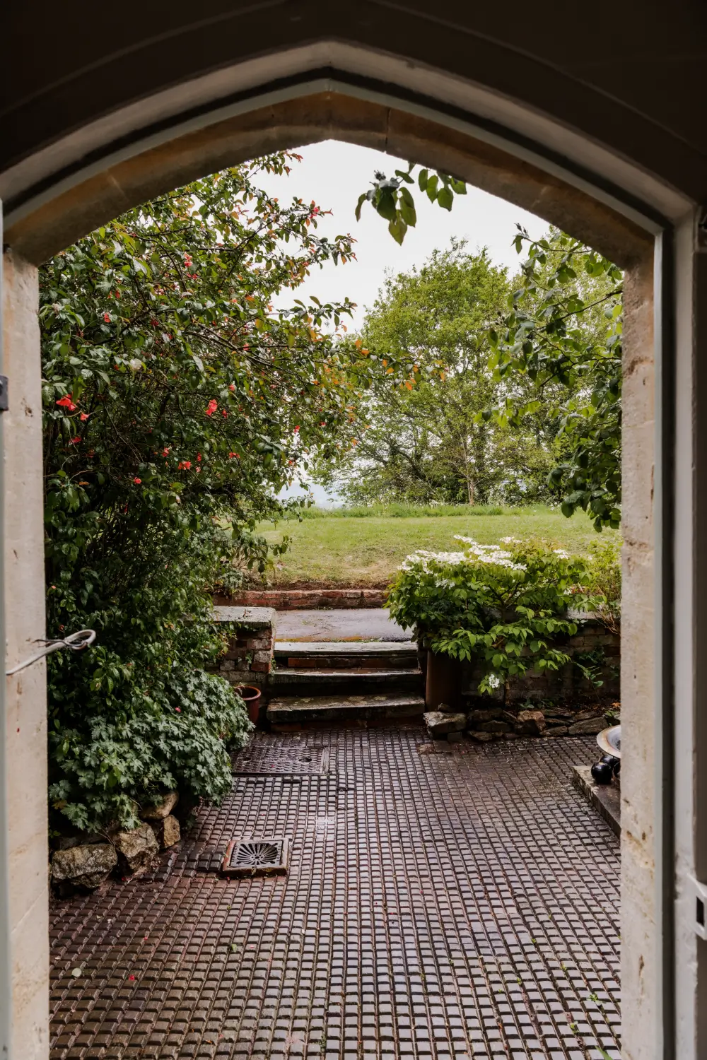 Natural Materials and Cozy Spaces in a 19th-Century Tudor-Gothic Country House 30 19th-century-english-country-house-tudor-gothic-style