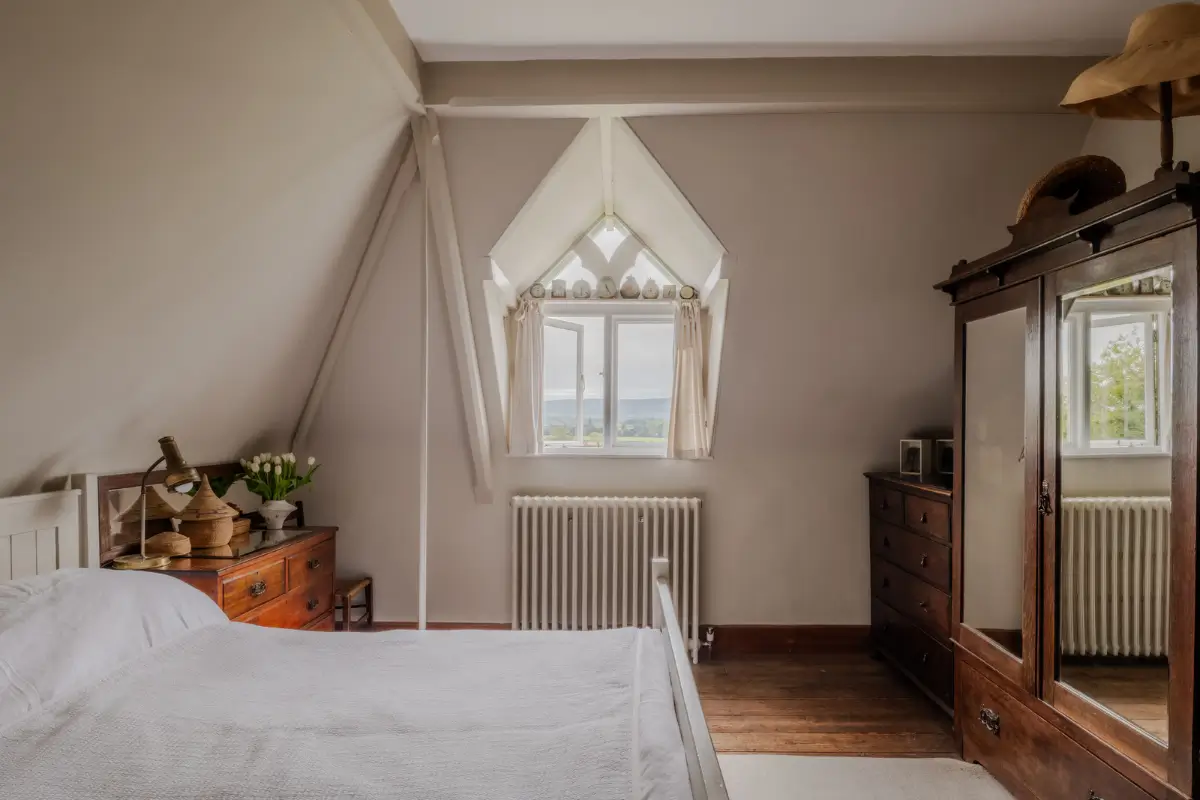 Natural Materials and Cozy Spaces in a 19th-Century Tudor-Gothic Country House 20 19th-century-english-country-house-tudor-gothic-style