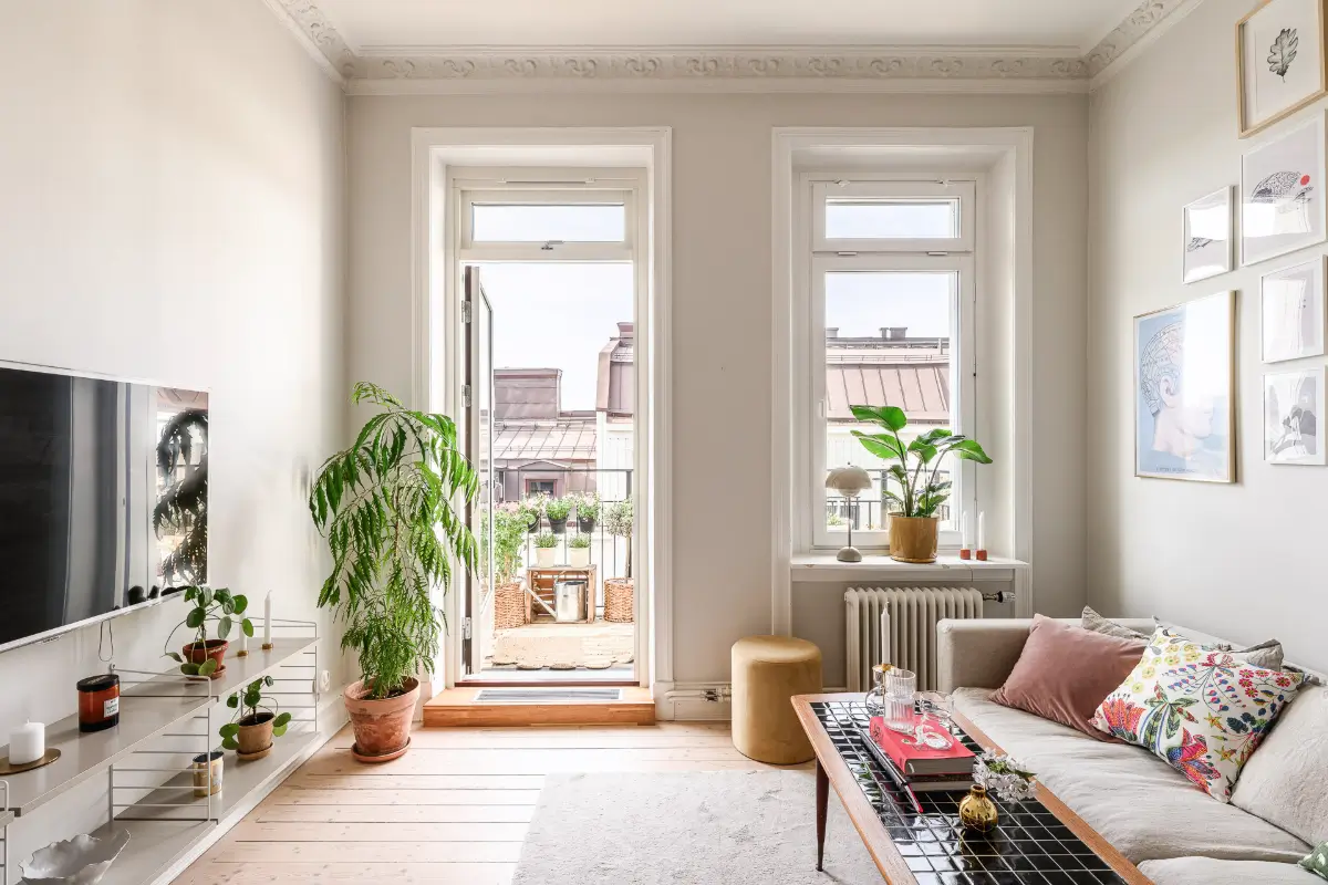 Natural Light and Classic Elements in a One-Bedroom Swedish Apartment 5 bright-1890s-scandinavian-apartment-nordroom