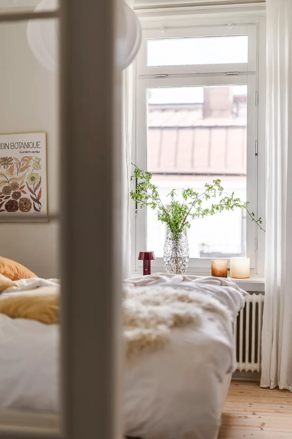 Natural Light and Classic Elements in a One-Bedroom Swedish Apartment 19 bright-1890s-scandinavian-apartment-nordroom
