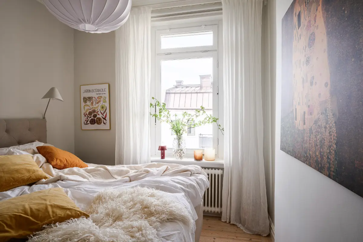 Natural Light and Classic Elements in a One-Bedroom Swedish Apartment 21 bright-1890s-scandinavian-apartment-nordroom