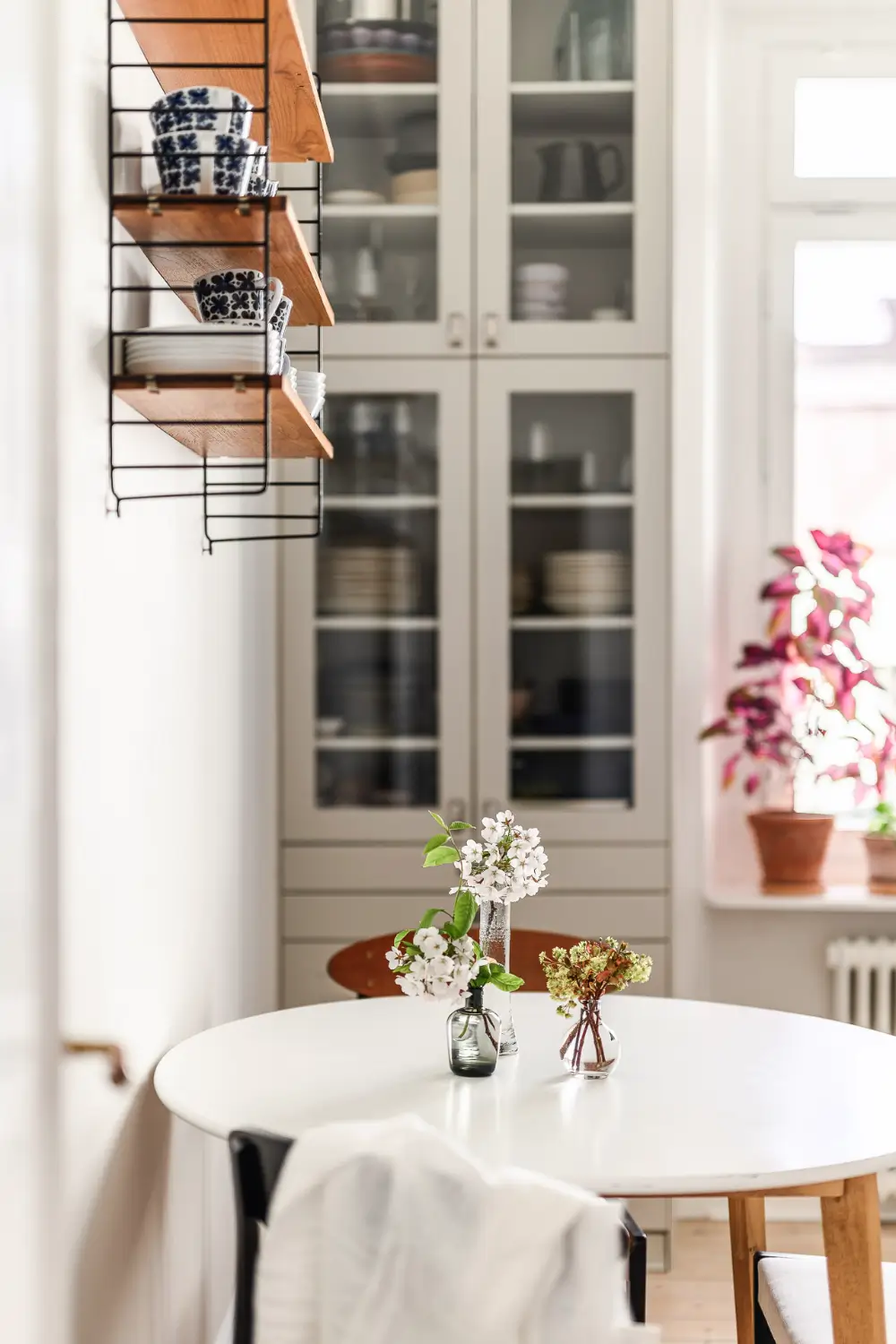 Natural Light and Classic Elements in a One-Bedroom Swedish Apartment 27 bright-1890s-scandinavian-apartment-nordroom