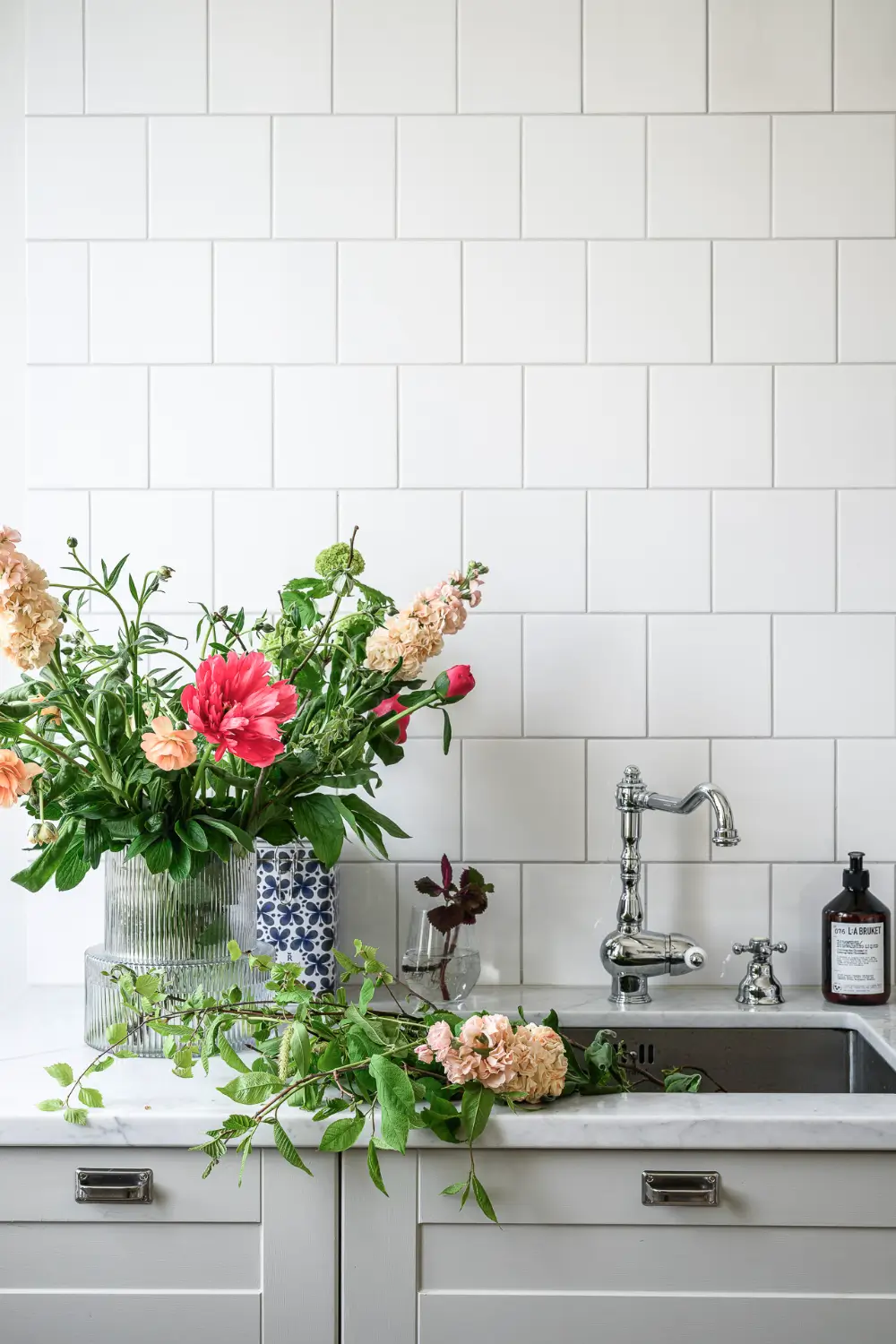Natural Light and Classic Elements in a One-Bedroom Swedish Apartment 29 bright-1890s-scandinavian-apartment-nordroom