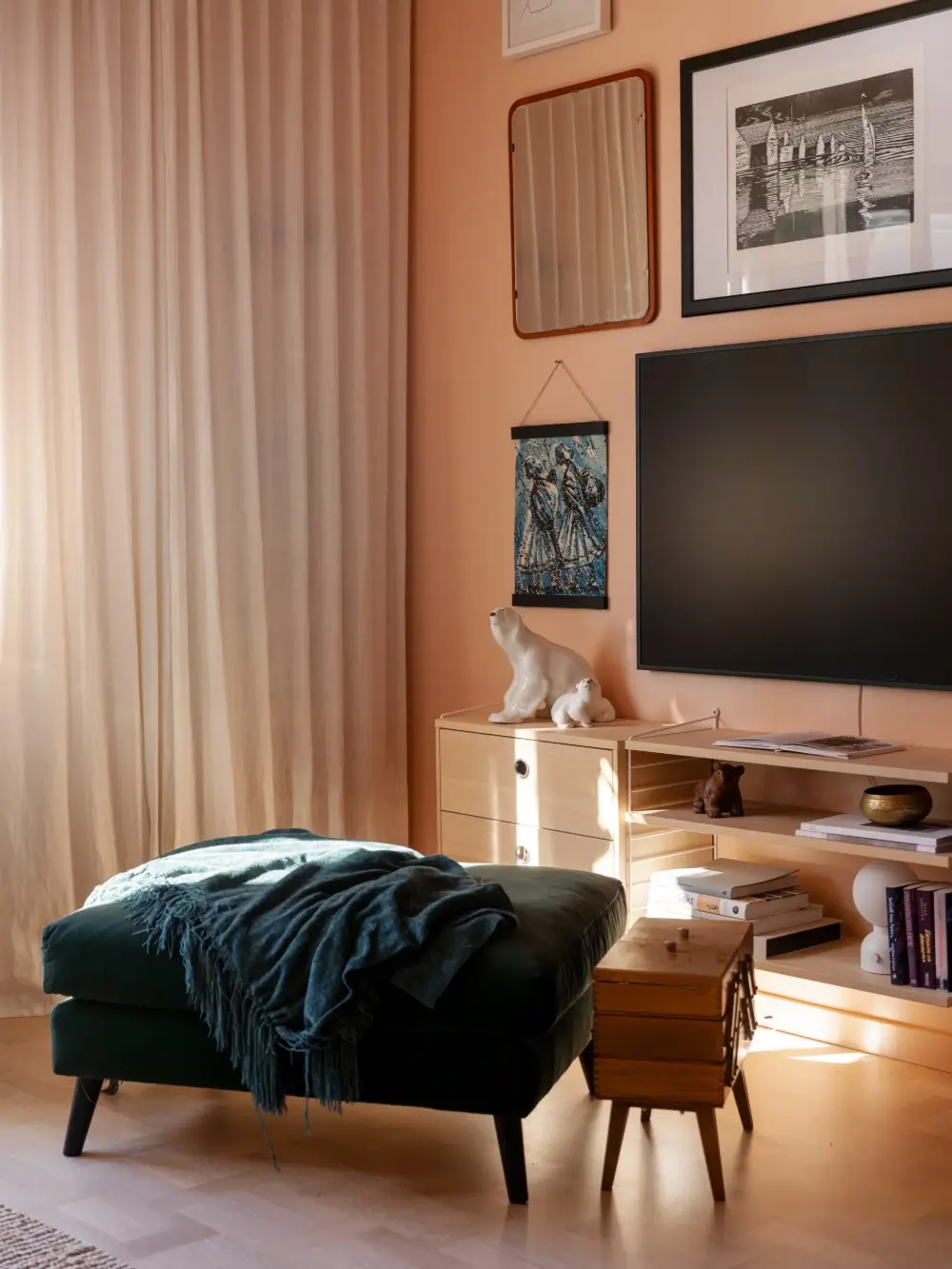 A 1940s Apartment Decorated in Pink and Yellow Hues 10 colorful-1940s-apartment-stockholm-nordroom