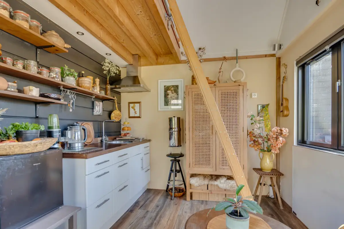 A Colorful, Bohemian Home in a Former Military Barracks near Utrecht 23 colorful-bohemian-interiors-converted-military-barracks-netherlands-nordroom