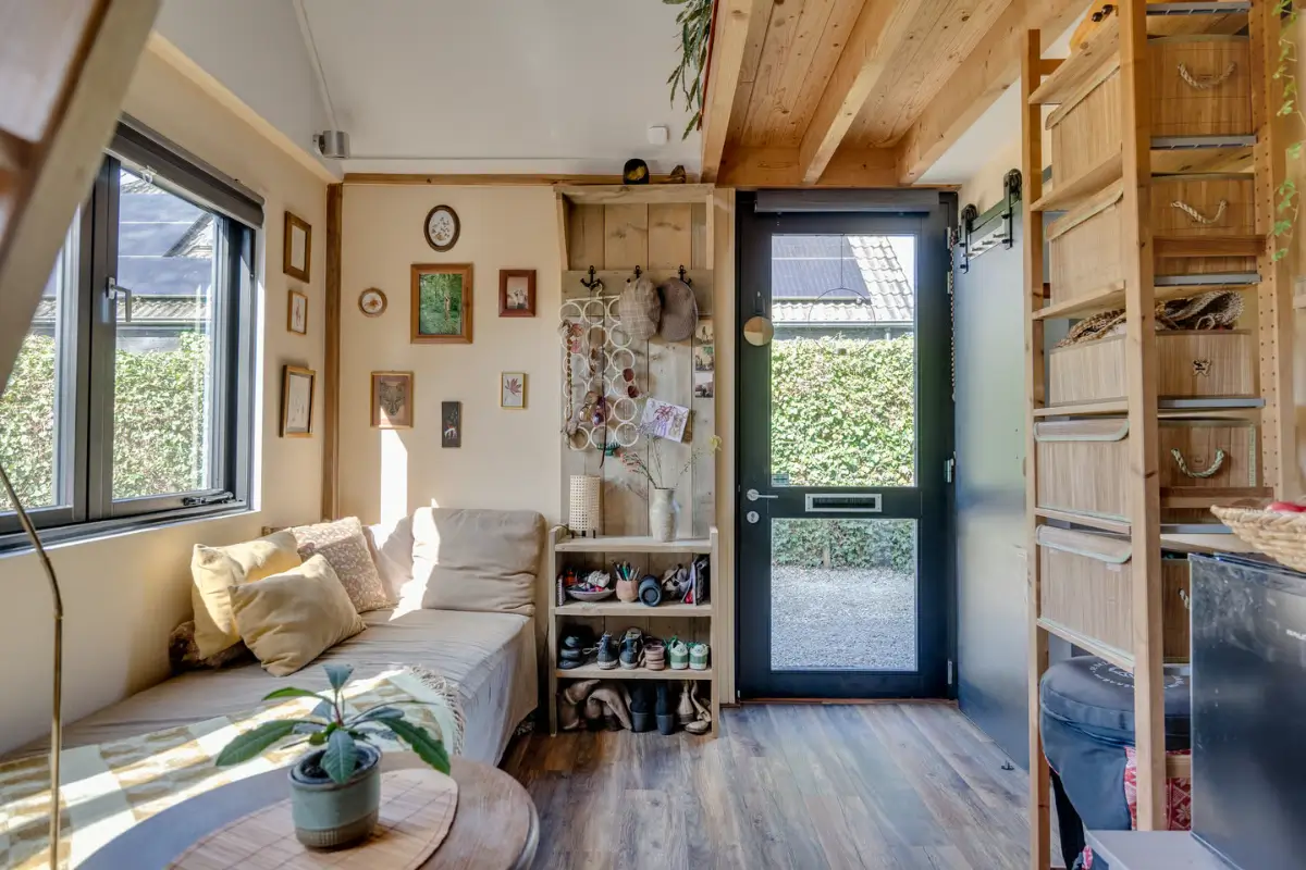 A Colorful, Bohemian Home in a Former Military Barracks near Utrecht 24 colorful-bohemian-interiors-converted-military-barracks-netherlands-nordroom
