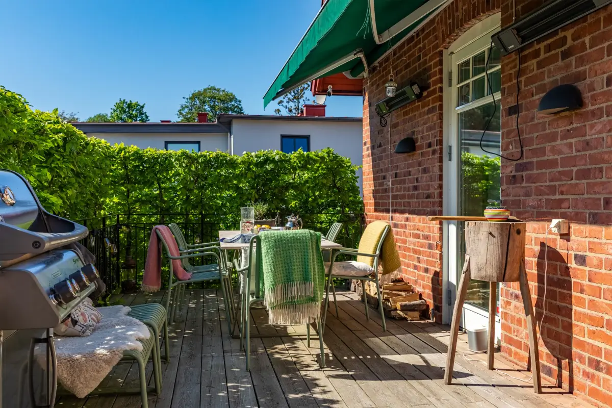 Antiques, Josef Frank Patterns, and Colorful Art in a Light Swedish Villa 32 colorful-home-west-coast-sweden-nordroom