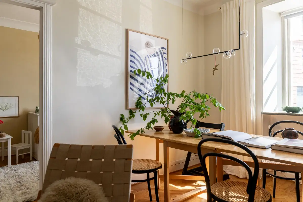 Striped Wallpaper and 1930s Character in a Swedish Apartment 8 cozy-ground-floor-apartment-striped-wallpaper-nordroom