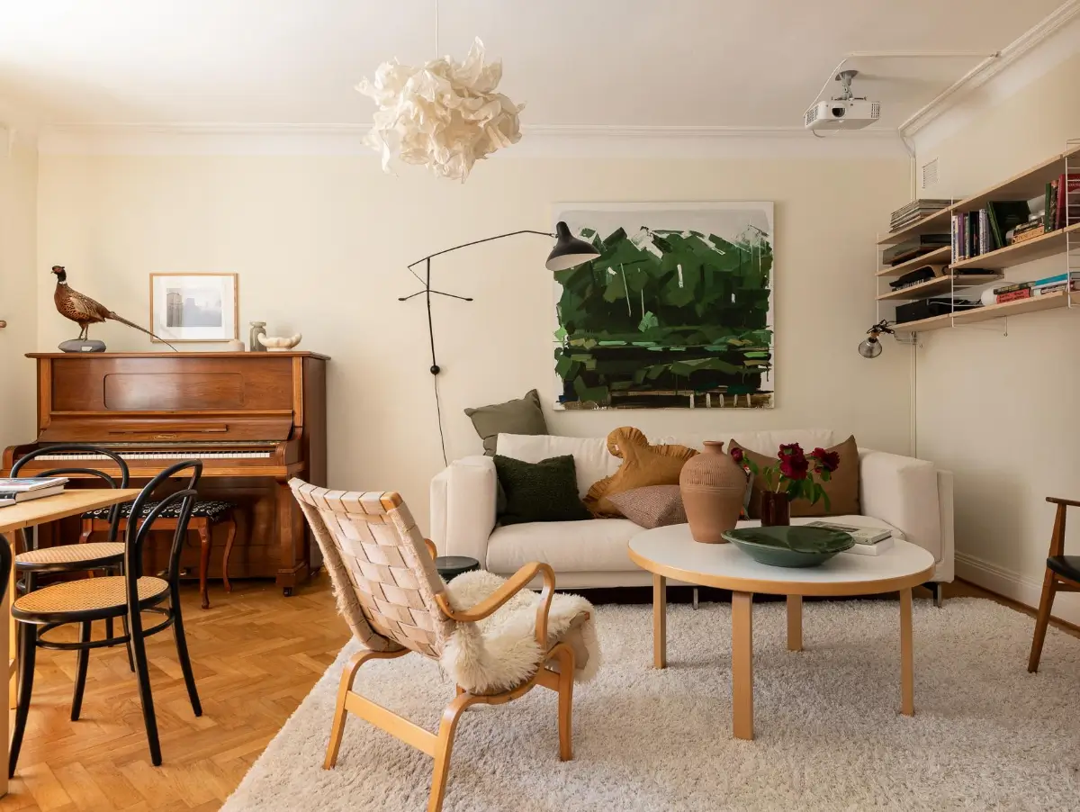 Striped Wallpaper and 1930s Character in a Swedish Apartment 2 cozy-ground-floor-apartment-striped-wallpaper-nordroom