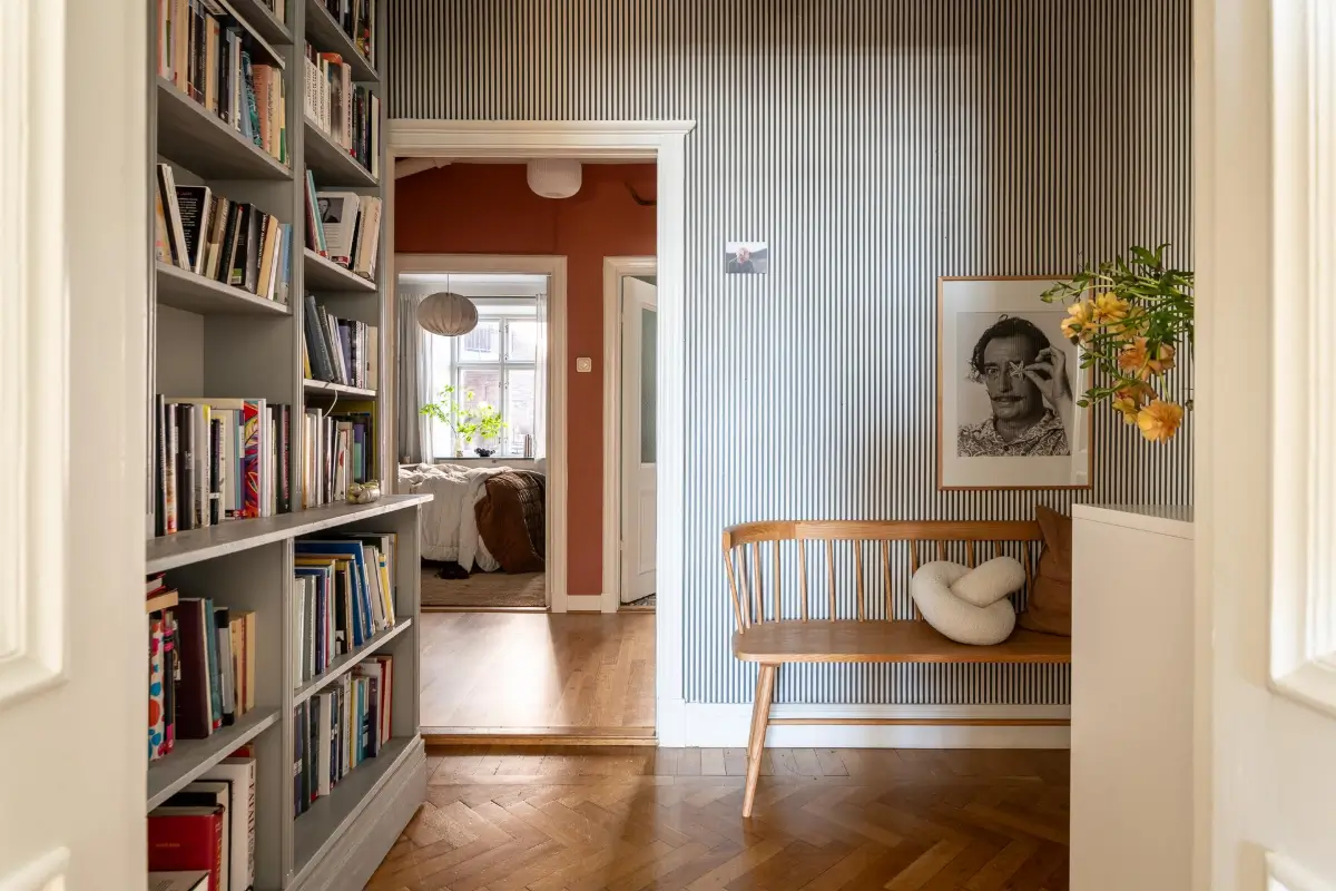 Striped Wallpaper and 1930s Character in a Swedish Apartment 33 cozy-ground-floor-apartment-striped-wallpaper-nordroom
