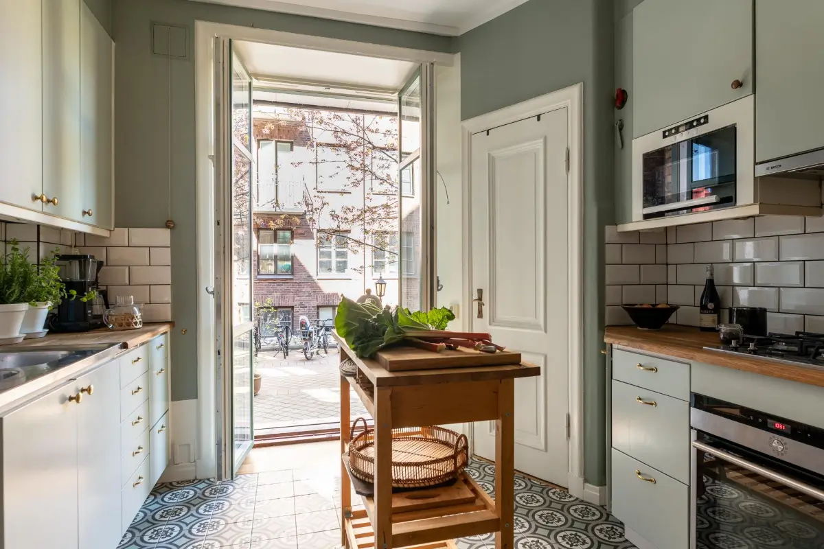 Striped Wallpaper and 1930s Character in a Swedish Apartment 23 cozy-ground-floor-apartment-striped-wallpaper-nordroom
