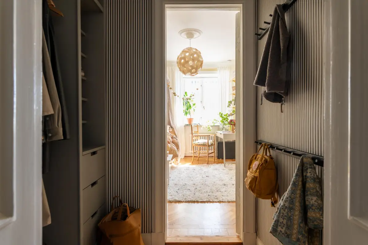 Striped Wallpaper and 1930s Character in a Swedish Apartment 14 cozy-ground-floor-apartment-striped-wallpaper-nordroom