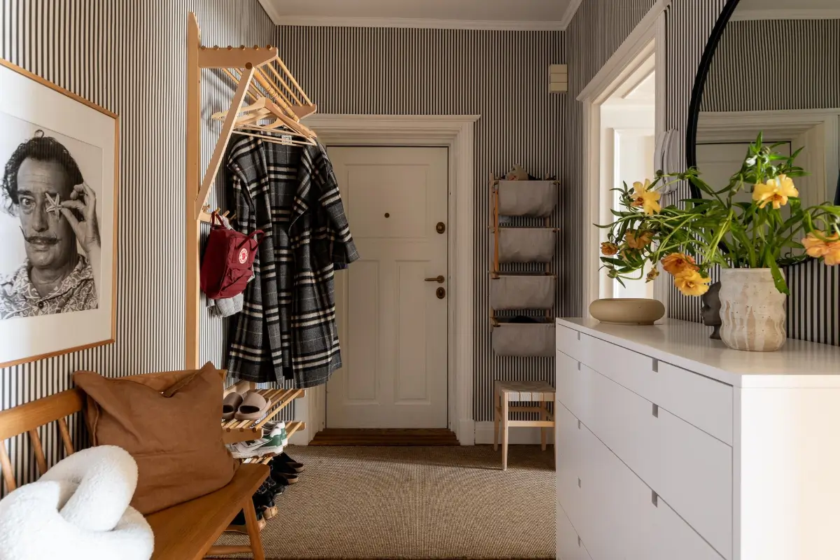 Striped Wallpaper and 1930s Character in a Swedish Apartment 38 cozy-ground-floor-apartment-striped-wallpaper-nordroom