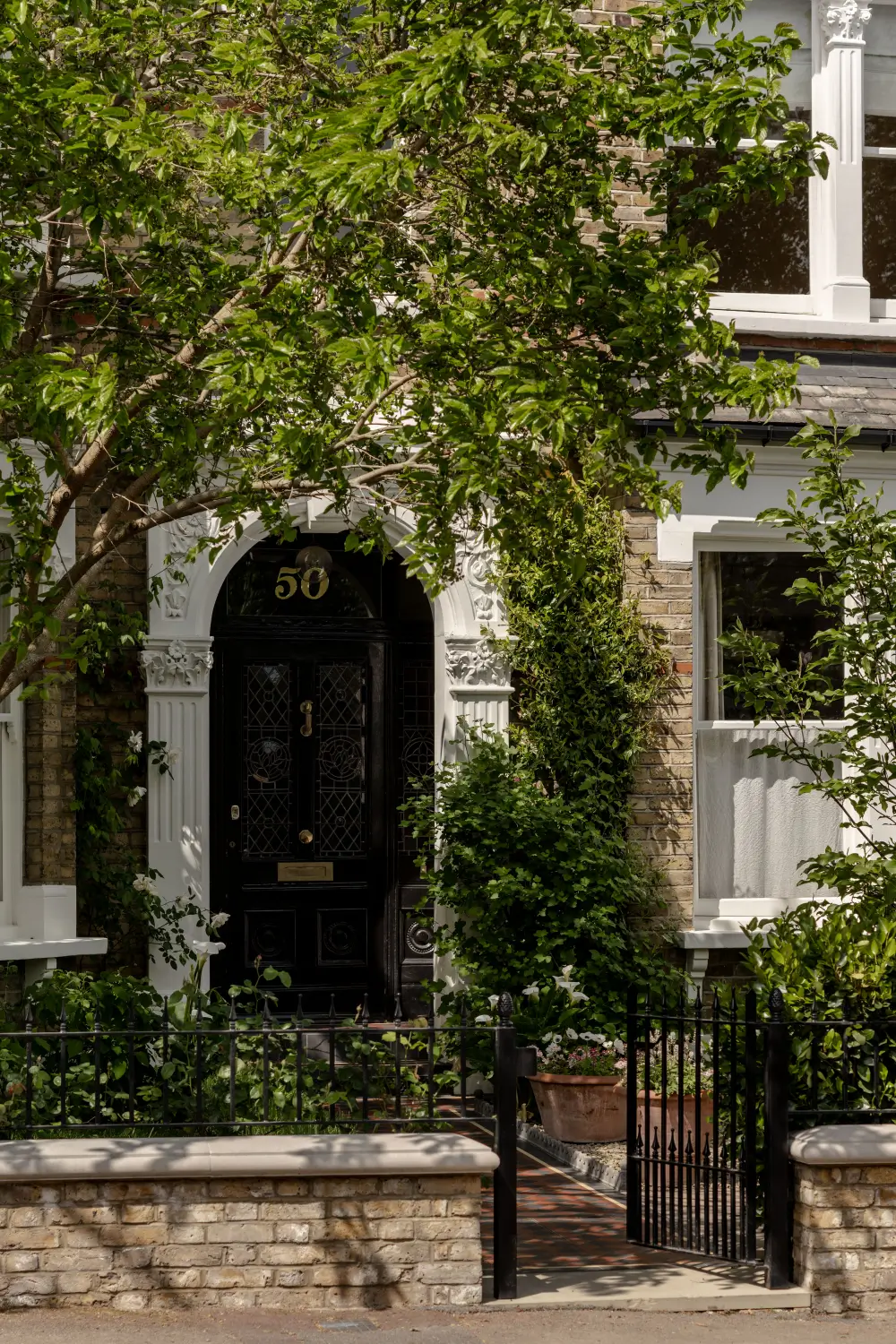 A Light Palette and Restored Elements in a Double-Fronted Victorian House 2 double-fronted-victorian-house-east-london-nordroom