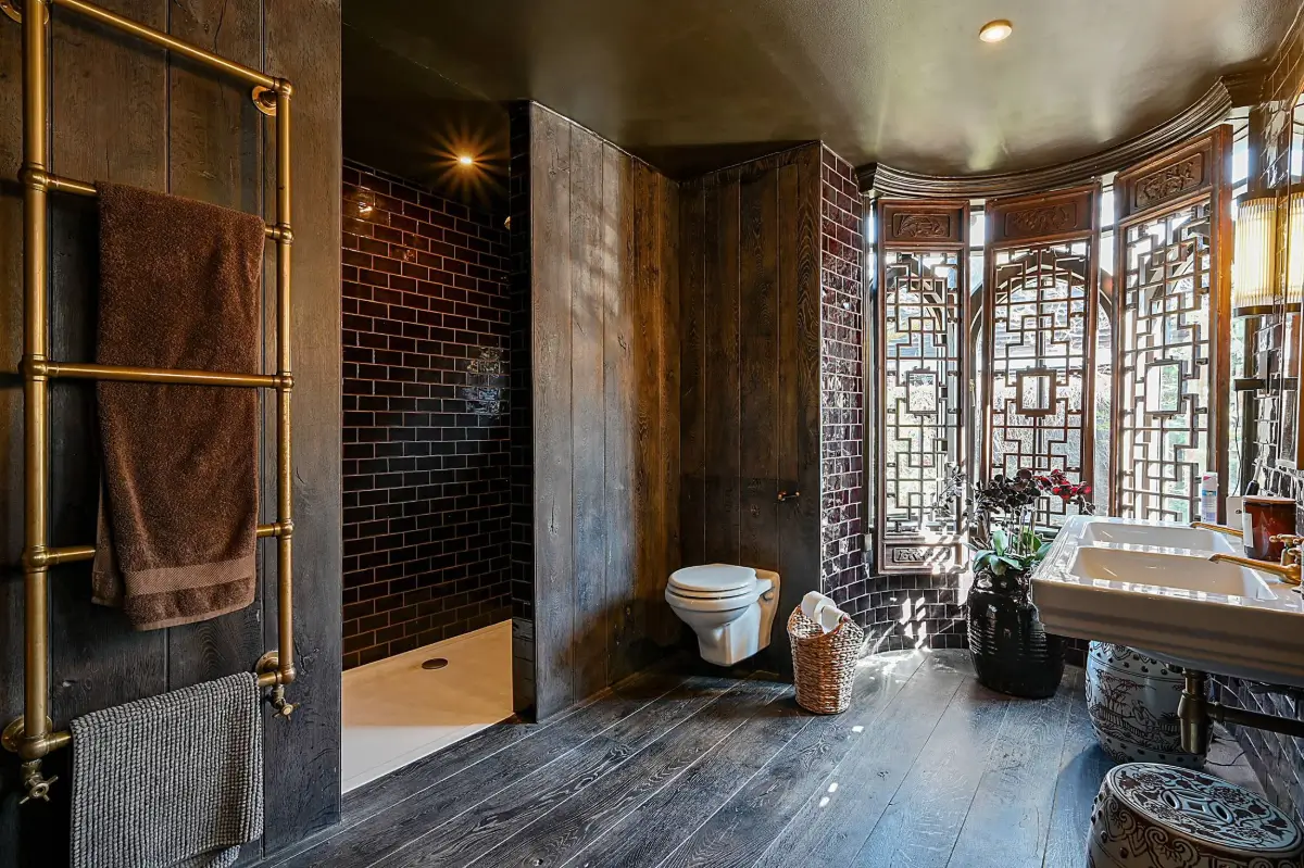 This West-London Period House Doesn't Shy Away from Dark Colors and It's Magnificent 22 dramatic-interiors-period-features-london-historic-home-nordroom