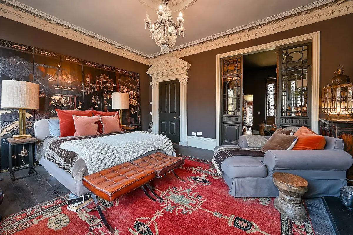 This West-London Period House Doesn't Shy Away from Dark Colors and It's Magnificent 18 dramatic-interiors-period-features-london-historic-home-nordroom