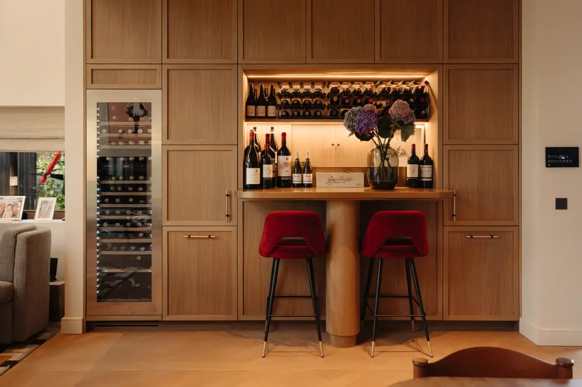 A Hidden Amsterdam Villa Designed for Art, Entertaining, and Everyday Family Living 7 luxurious-art-filled-modern-villa-amsterdam-nordroom