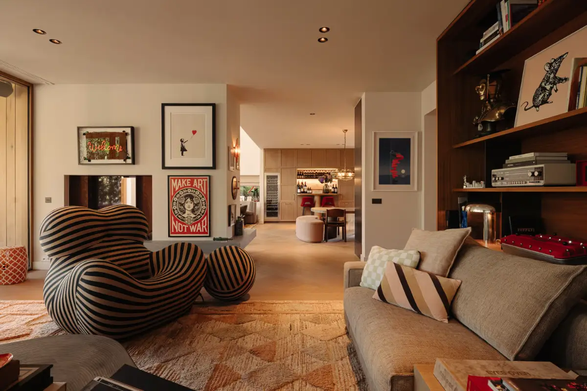 A Hidden Amsterdam Villa Designed for Art, Entertaining, and Everyday Family Living 6 luxurious-art-filled-modern-villa-amsterdam-nordroom