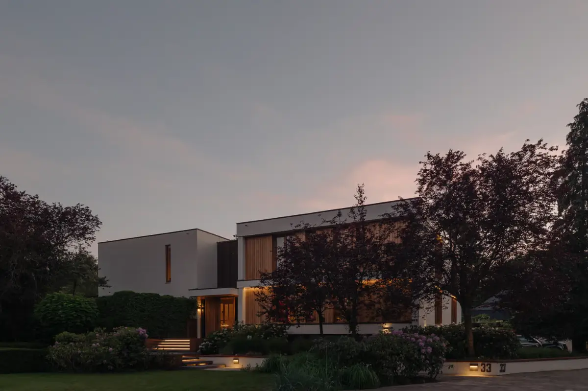A Hidden Amsterdam Villa Designed for Art, Entertaining, and Everyday Family Living 37 luxurious-art-filled-modern-villa-amsterdam-nordroom