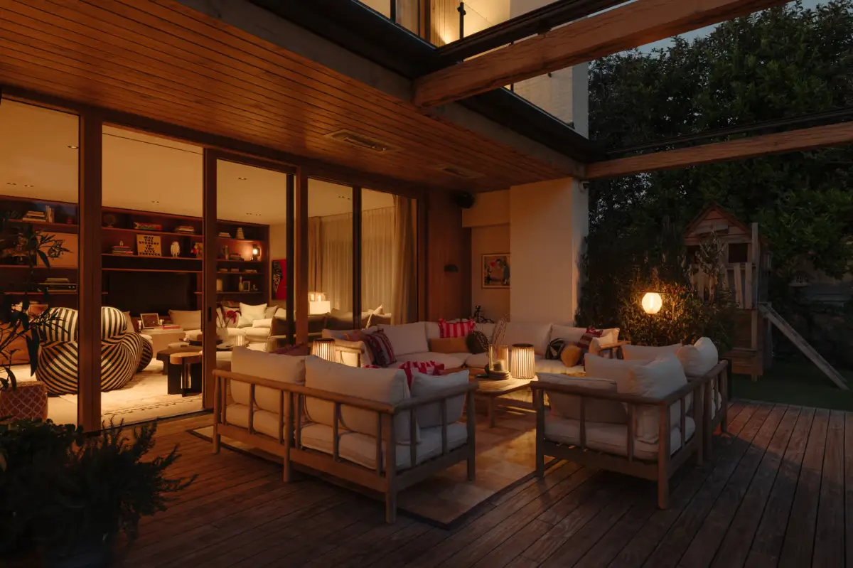 A Hidden Amsterdam Villa Designed for Art, Entertaining, and Everyday Family Living 28 luxurious-art-filled-modern-villa-amsterdam-nordroom