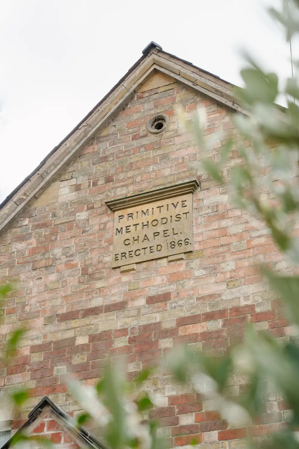 Modern, Light and Open-Plan Interiors in a Former Victorian Chapel 25 modern-chapel-conversion-england-nordroom