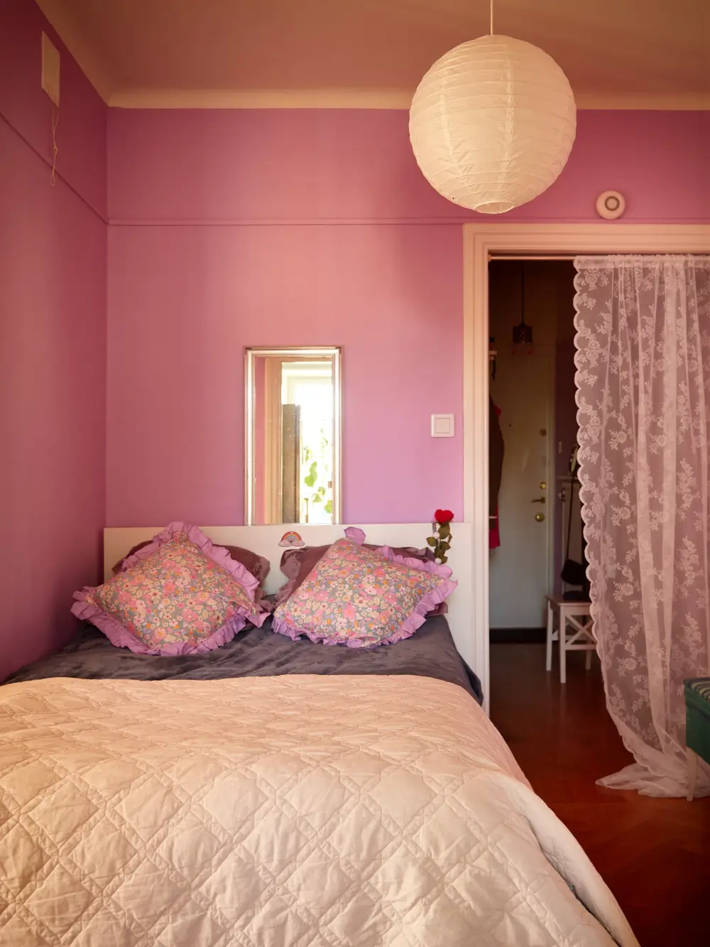 Vintage Decor, Pink Walls, and Period Features in a 1930s Studio Apartment 15 pink-purple-1930s-studio-apartment-stockholm-nordroom