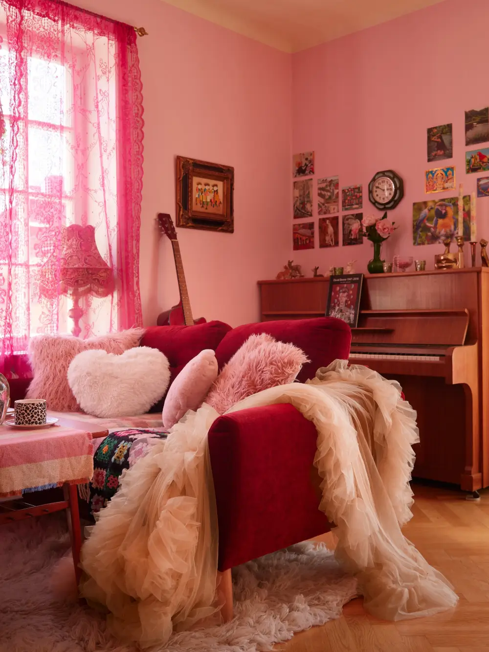 Vintage Decor, Pink Walls, and Period Features in a 1930s Studio Apartment 2 pink-purple-1930s-studio-apartment-stockholm-nordroom