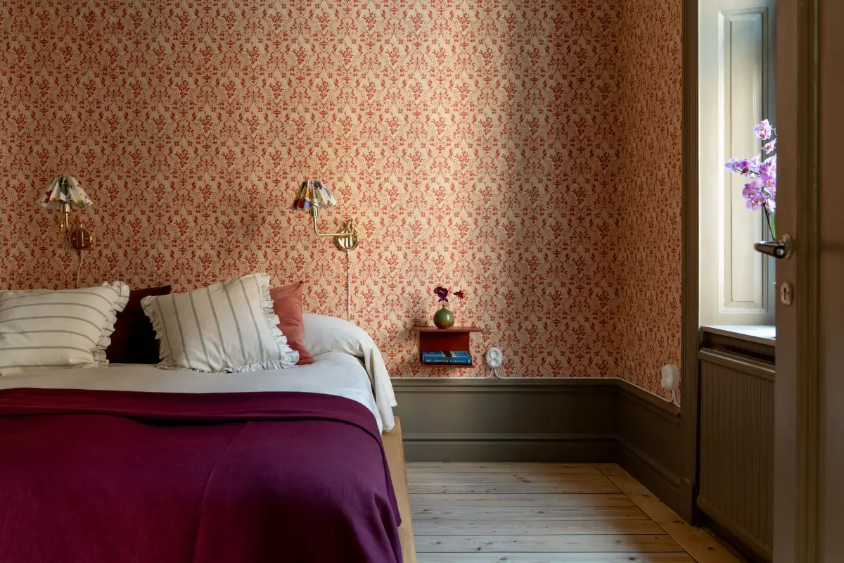 Period Features and Scandinavian Design Furniture in a Serene Stockholm Apartment 28 red-beige-green-tones-19th-century-apartment-stockholm-nordroom