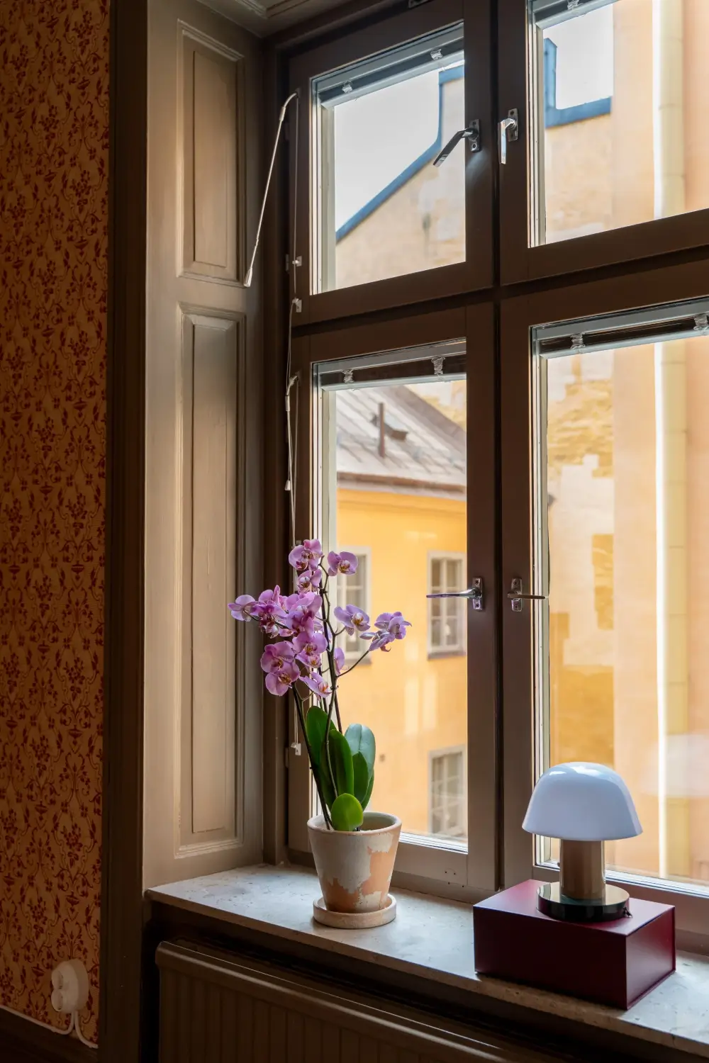 Period Features and Scandinavian Design Furniture in a Serene Stockholm Apartment 27 red-beige-green-tones-19th-century-apartment-stockholm-nordroom