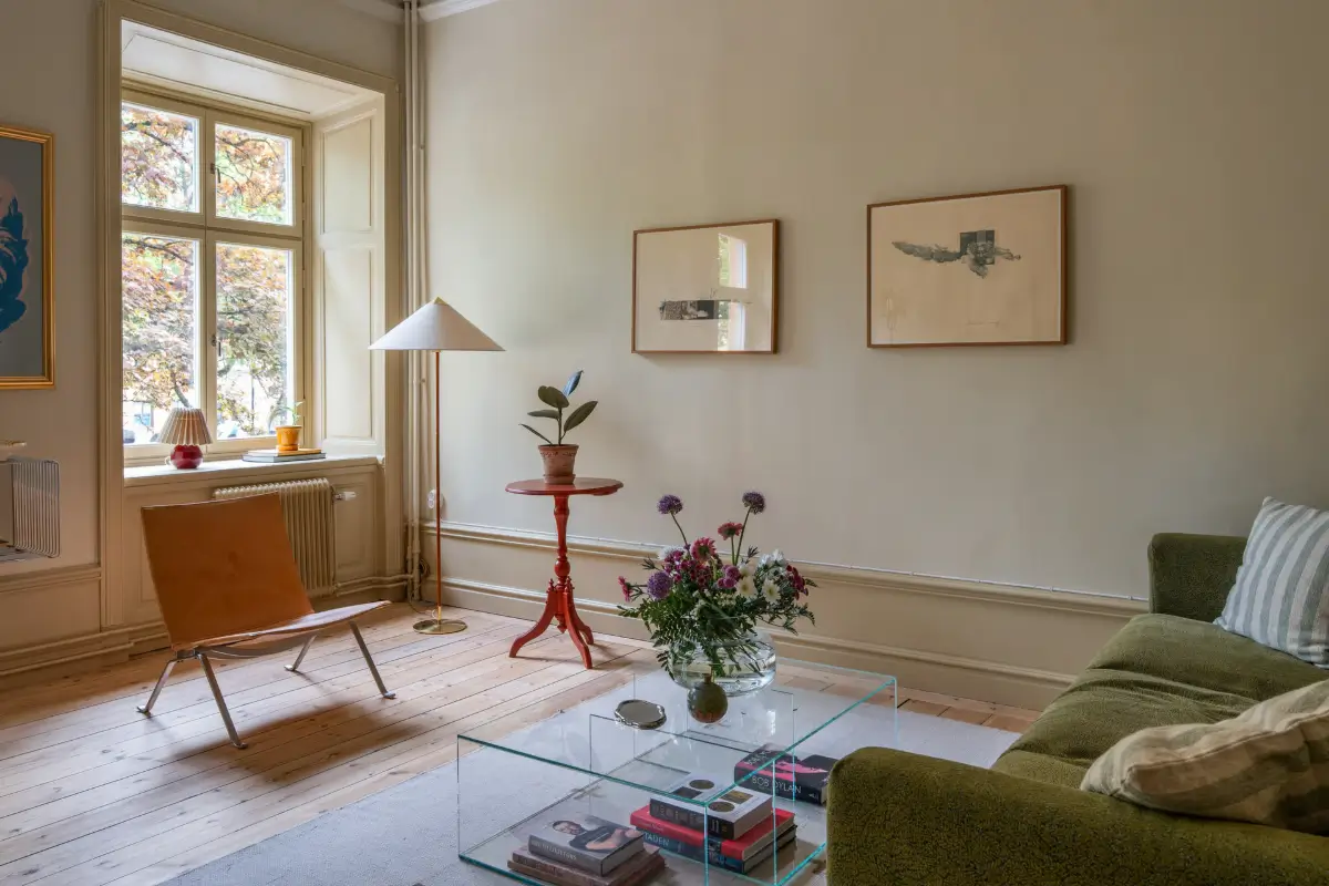Period Features and Scandinavian Design Furniture in a Serene Stockholm Apartment 7 red-beige-green-tones-19th-century-apartment-stockholm-nordroom