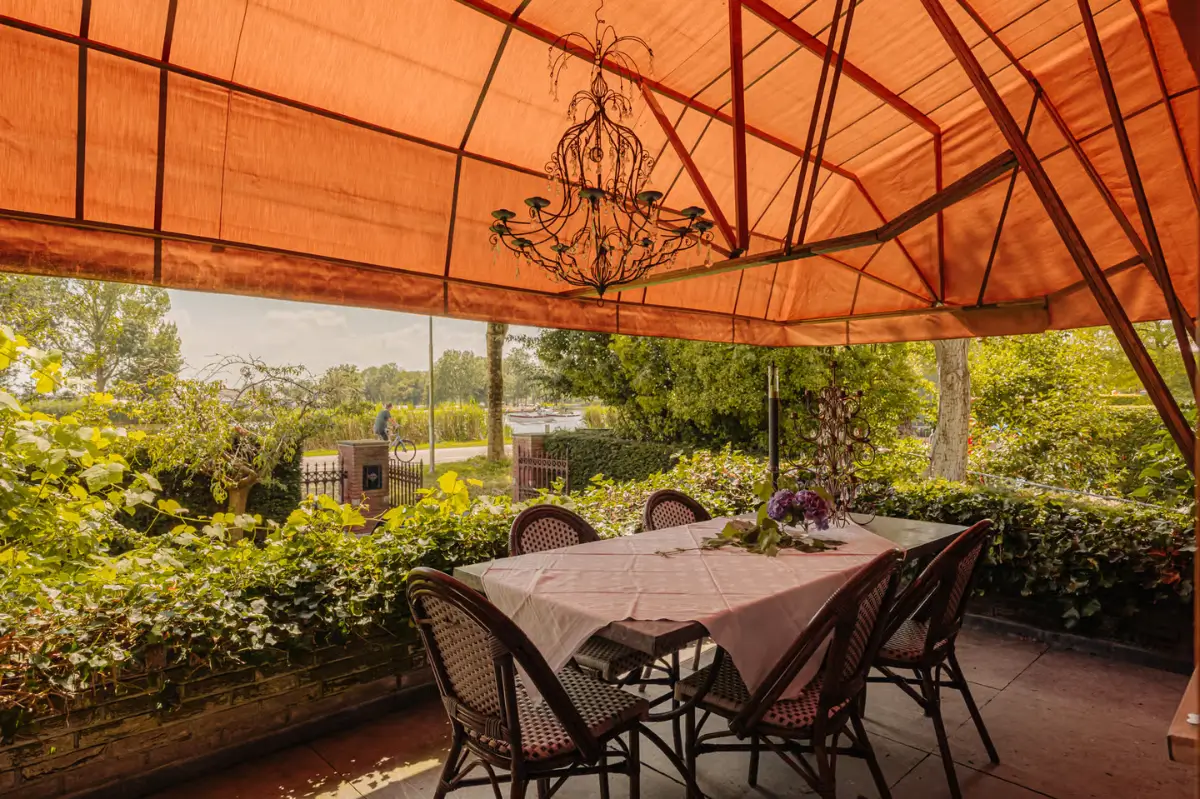 Living on the Amstel: Inside a Timeless Riverside Villa Near Amsterdam 33 rustic-country-style-interiors-riverside-villa-netherlands