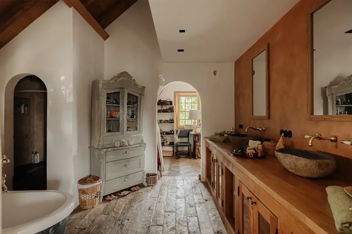 Living on the Amstel: Inside a Timeless Riverside Villa Near Amsterdam 13 rustic-country-style-interiors-riverside-villa-netherlands