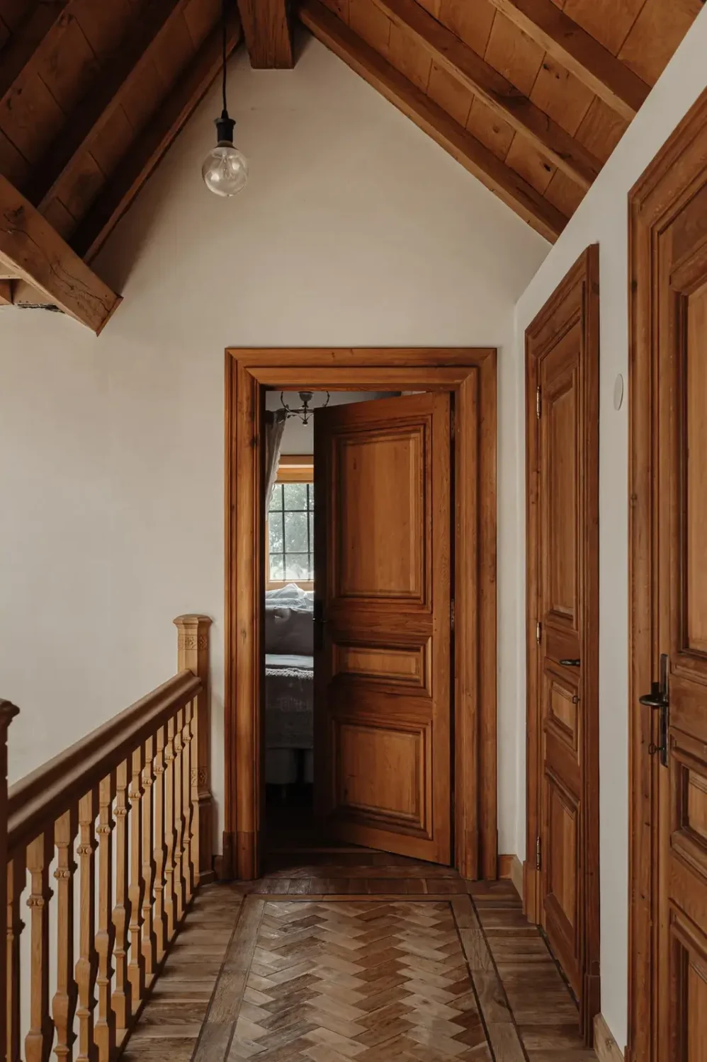 Living on the Amstel: Inside a Timeless Riverside Villa Near Amsterdam 20 rustic-country-style-interiors-riverside-villa-netherlands