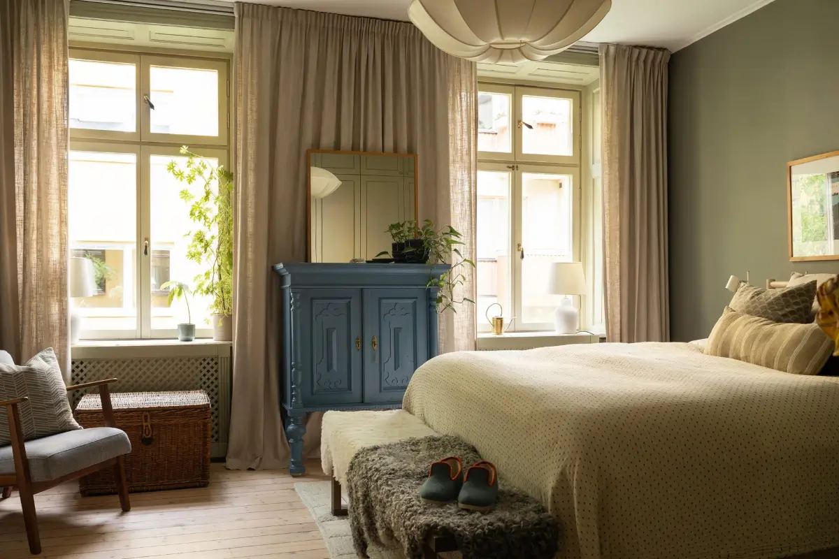 A Muted Green Palette and Period Features in Stockholm 25 sage-green-palette-late-19th-century-apartment-stockholm-nordroom