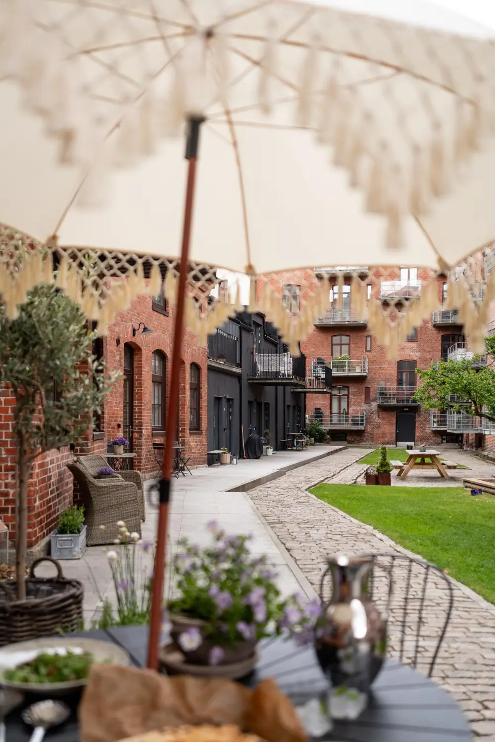 An Industrial Building in a Charming Courtyard is Turned into a Small Townhouse 2 small-loft-19th-century-indstrial-building-gothenburg-nordroom