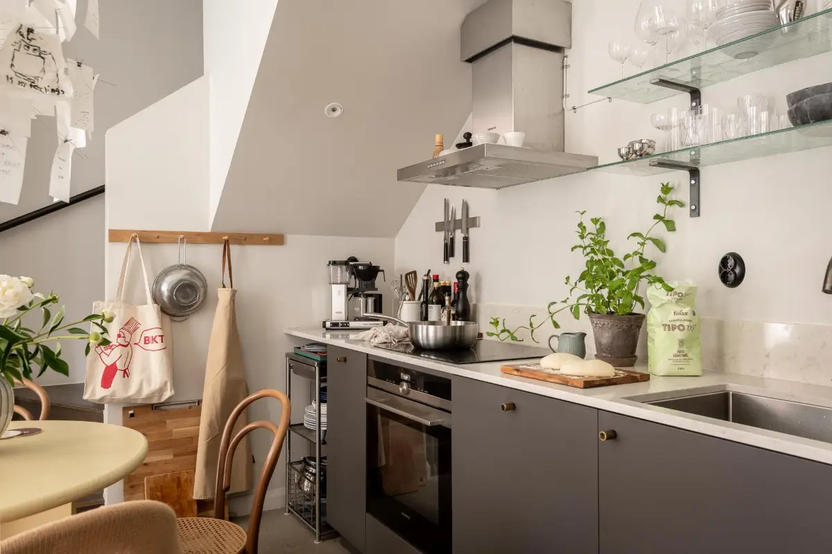 An Industrial Building in a Charming Courtyard is Turned into a Small Townhouse 10 small-loft-19th-century-indstrial-building-gothenburg-nordroom