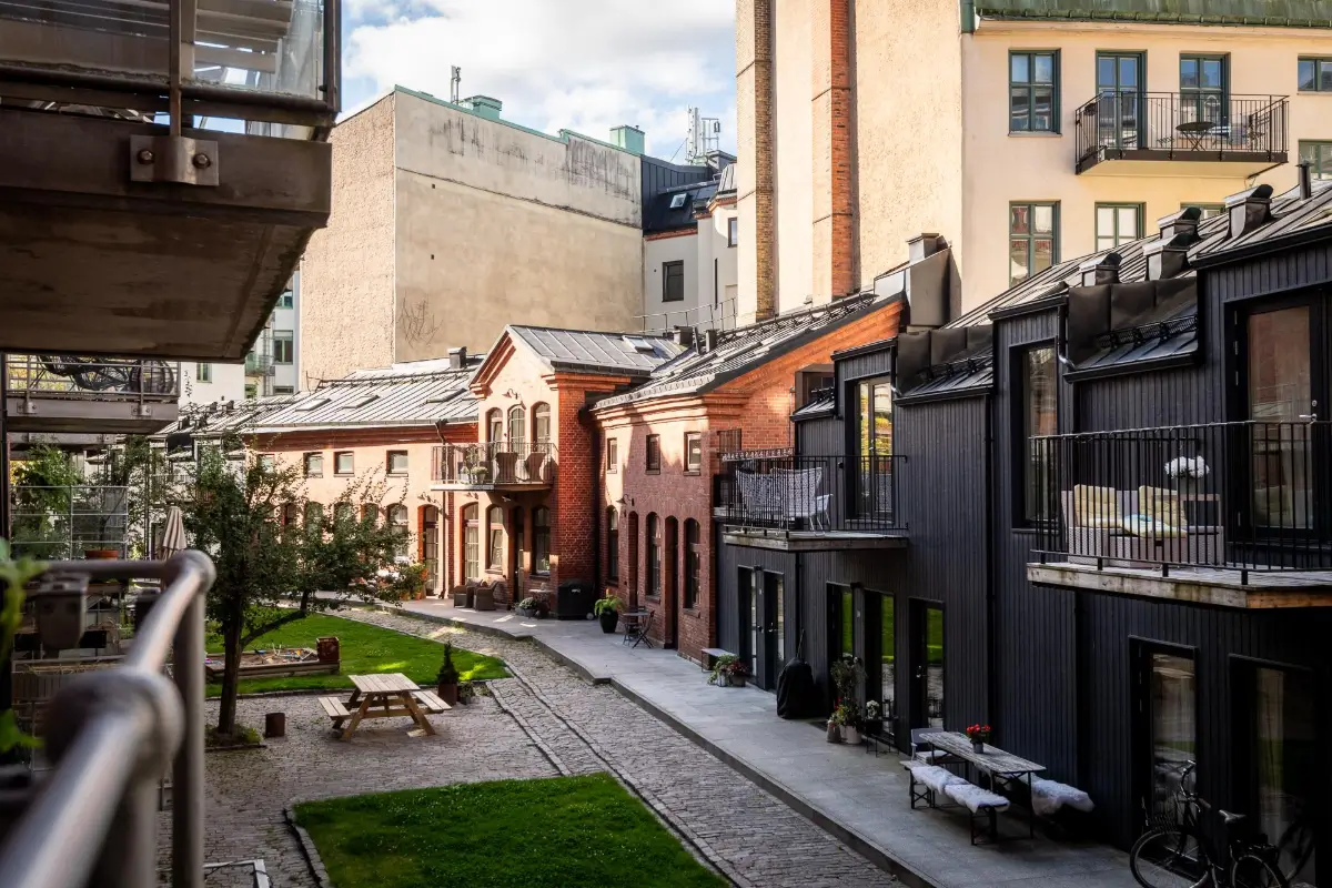 An Industrial Building in a Charming Courtyard is Turned into a Small Townhouse 1 small-loft-19th-century-indstrial-building-gothenburg-nordroom