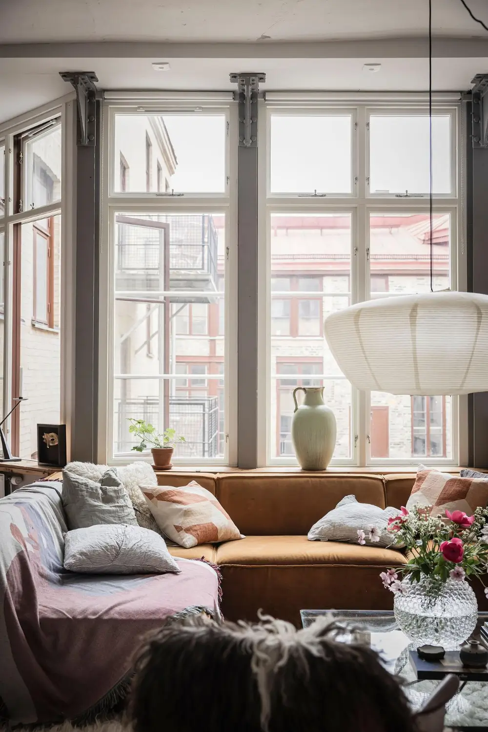 Industrial Character and an Open-Plan Living Space in a Unique Swedish Apartment 5 swedish-apartment-industrial-elements-nordroom