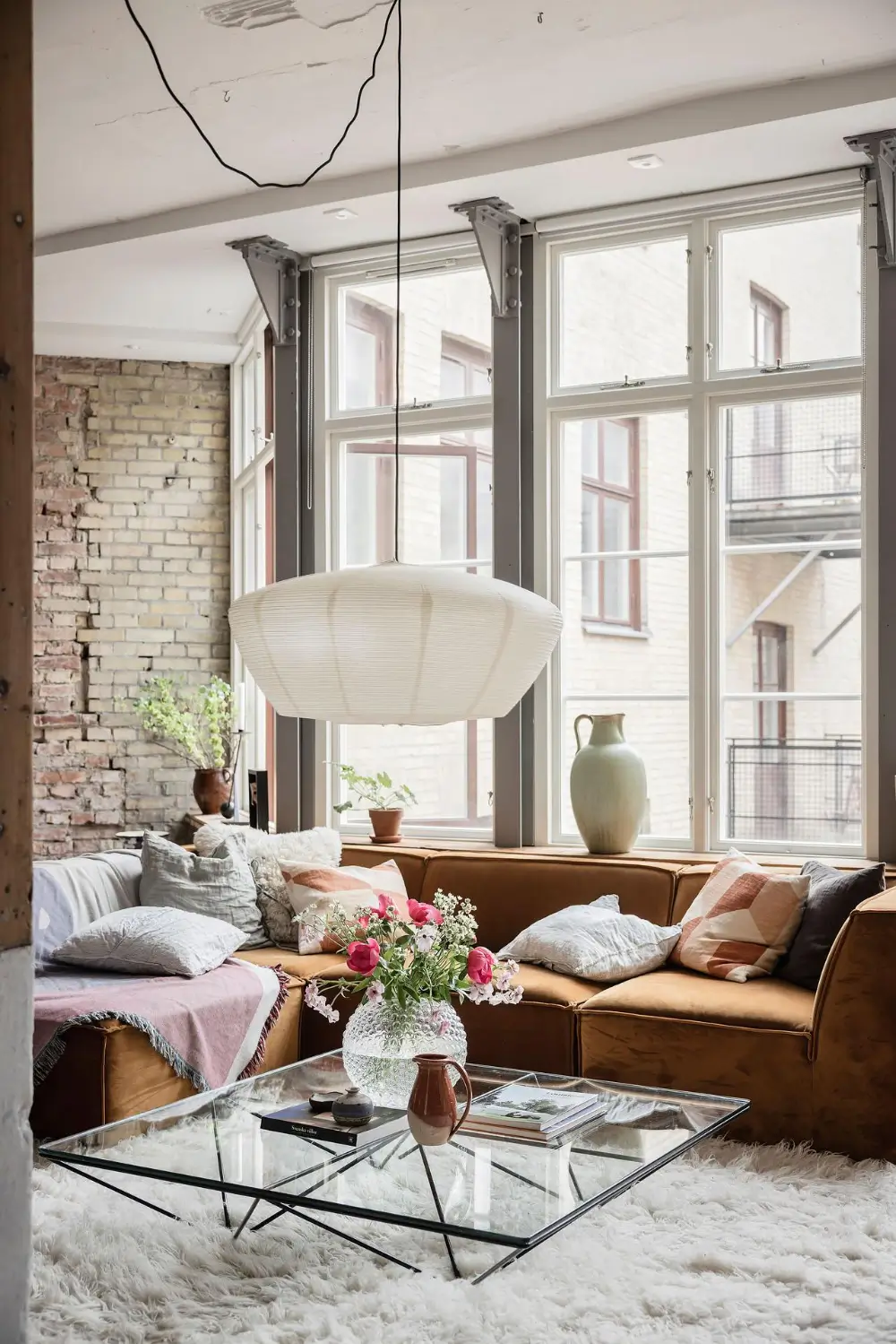 Industrial Character and an Open-Plan Living Space in a Unique Swedish Apartment 6 swedish-apartment-industrial-elements-nordroom
