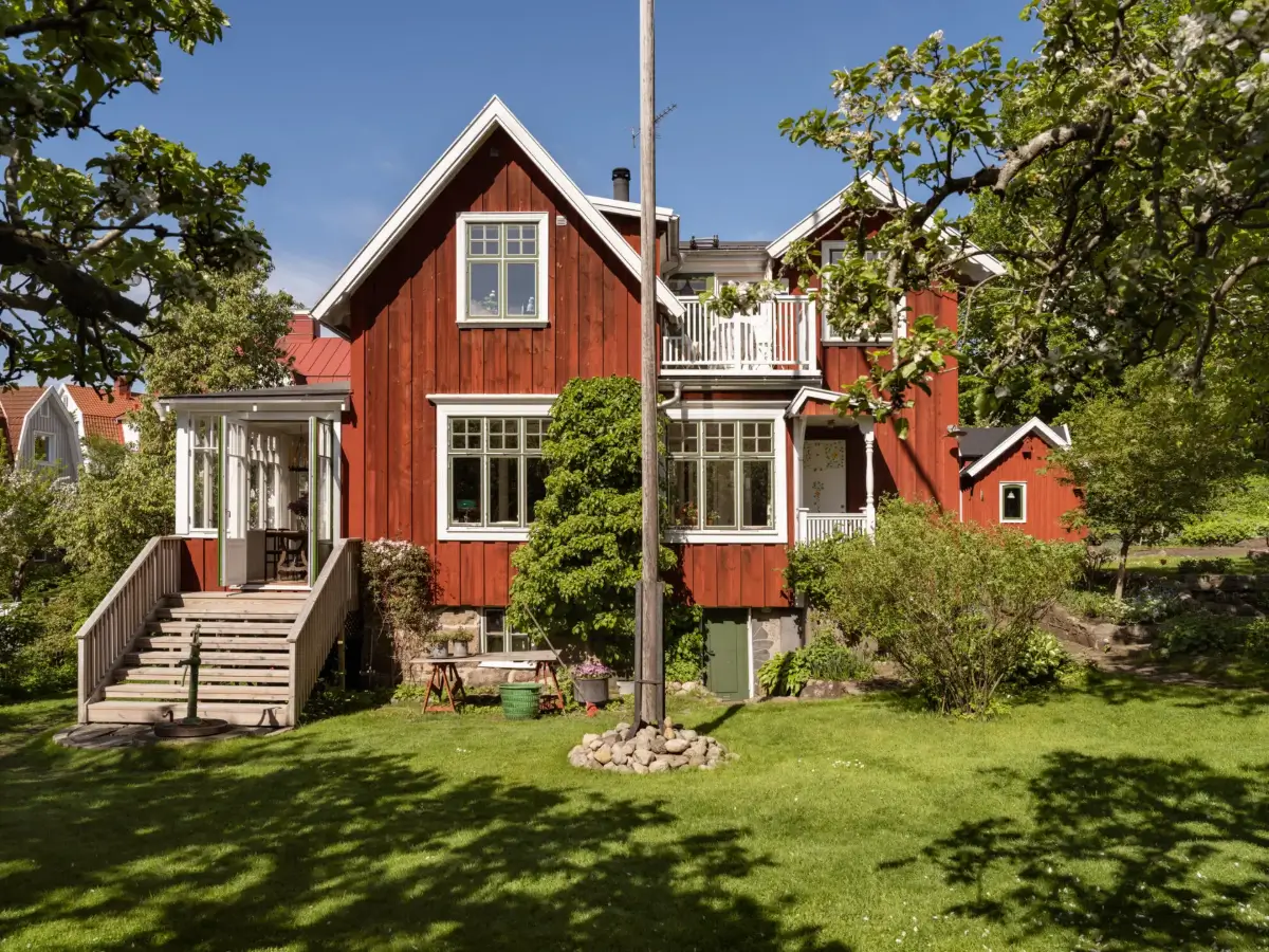 A Characteristic Early 20th-Century Swedish Villa with a Lush Garden 1 turn-of-the-century-villa-lush-garden-nordroom