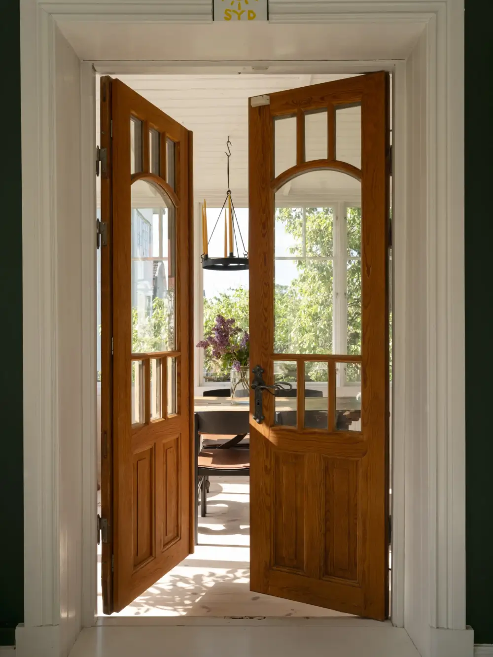 A Characteristic Early 20th-Century Swedish Villa with a Lush Garden 16 turn-of-the-century-villa-lush-garden-nordroom